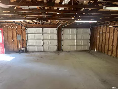341 Mcfall St, Benton, IL 62812 photo 41
