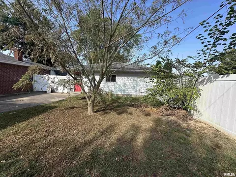341 Mcfall St, Benton, IL 62812 photo 37