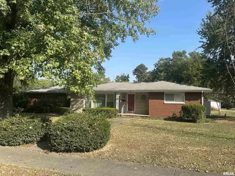 341 Mcfall St, Benton, IL 62812 photo 4