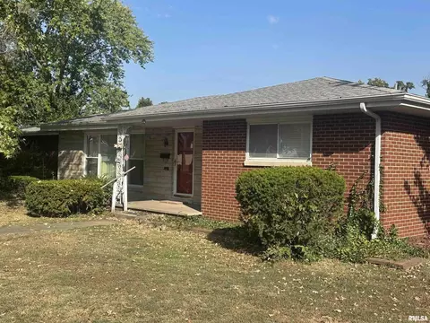 341 Mcfall St, Benton, IL 62812 photo 5