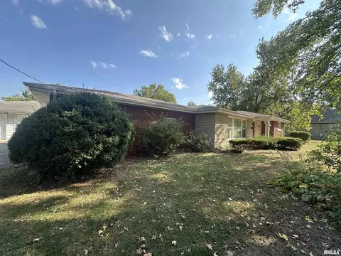 341 Mcfall St, Benton, IL 62812 photo 8