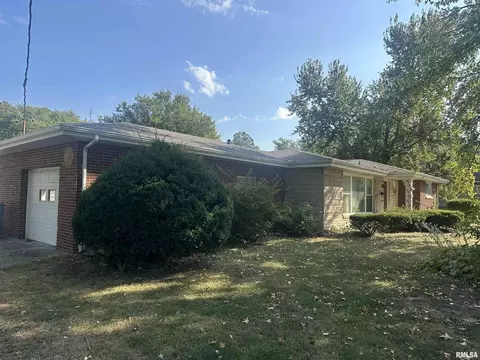 341 Mcfall St, Benton, IL 62812 photo 2