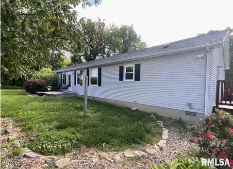 18930 County 18 St, Centralia, IL 62801