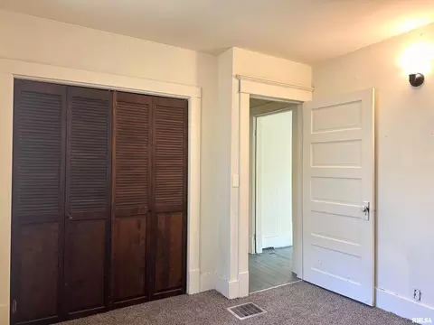 Bedroom - 313 Castleton Ave, Mount Vernon, IL 62864 photo 6 of 6