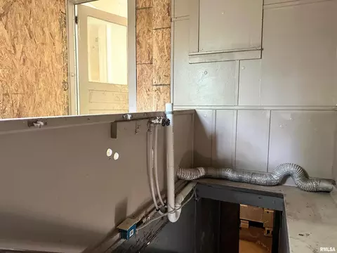 Other - 313 Castleton Ave, Mount Vernon, IL 62864 photo 2 of 5