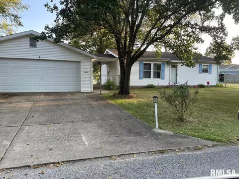 1609 E Hillcrest Ave, Carmi, IL 62821