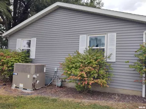 110 Stork St, Anna, IL 62906 photo 3