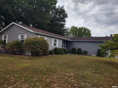 110 Stork St, Anna, IL 62906 photo 2