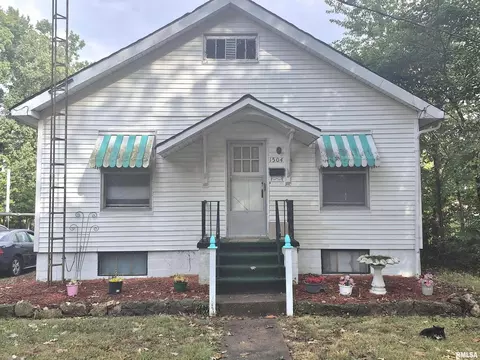1504 Grove St, Eldorado, IL 62930