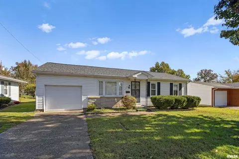 707 Dogwood Ln, Marion, IL 62959