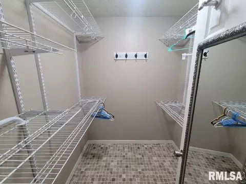 12152 E Meadows Dr, Mount Vernon, IL 62864 photo 37