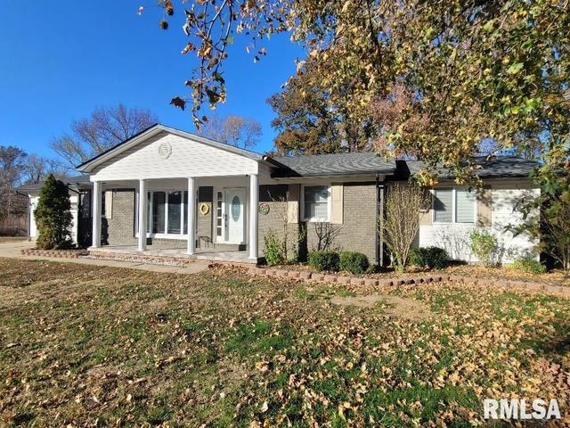 12152 E Meadows Dr, Mount Vernon, IL 62864