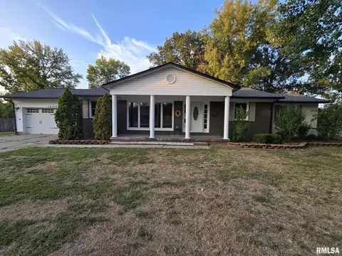12152 E Meadows Dr, Mount Vernon, IL 62864 photo 3