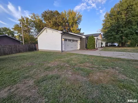 12152 E Meadows Dr, Mount Vernon, IL 62864 photo 8
