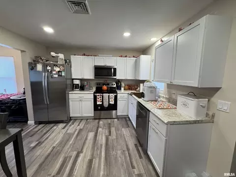 801 W 5th St, Flora, IL 62839 photo 35