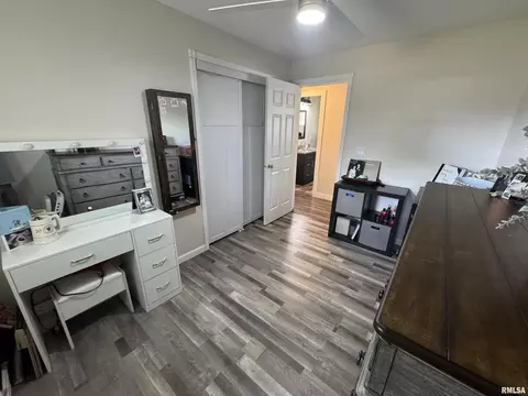 801 W 5th St, Flora, IL 62839 photo 23