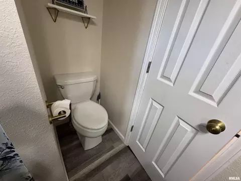 801 W 5th St, Flora, IL 62839 photo 24