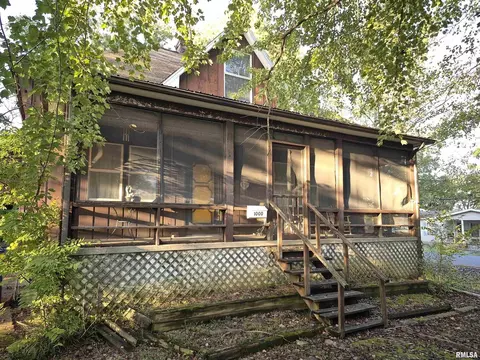 1000 1001 Taylor St, Eldorado, IL 62930