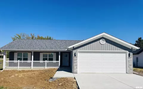 1312 W Mack Ave, Marion, IL 62959