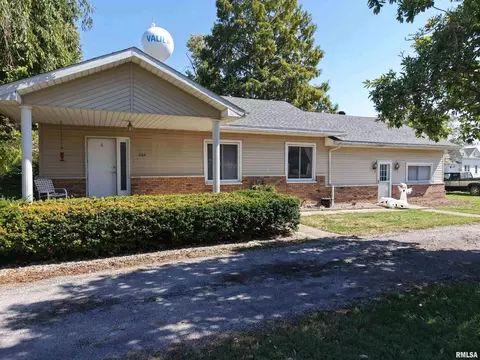 204 W Gelston St, Valier, IL 62891