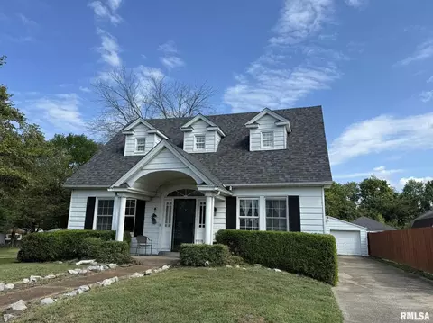 1020 Simmons St, Metropolis, IL 62960