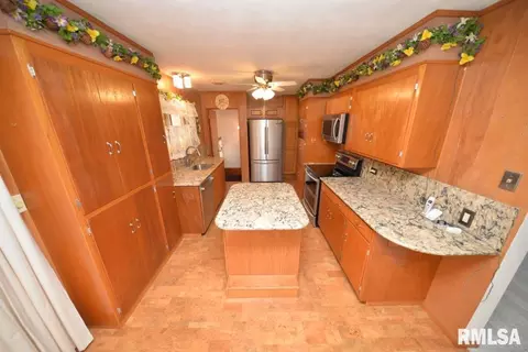 11455 E Richview Rd, Mount Vernon, IL 62864 photo 19