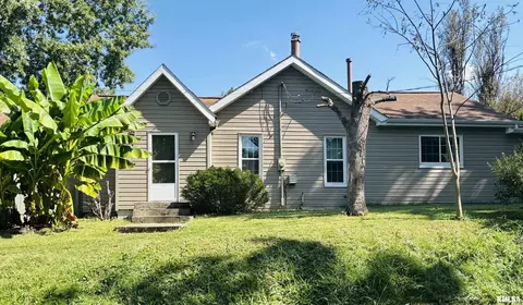 104 N Walker St, Cobden, IL 62920