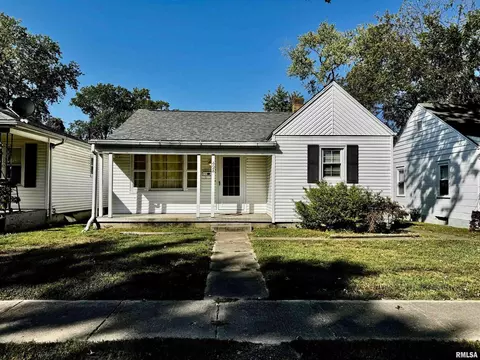 424 Anderson St, Centralia, IL 62801