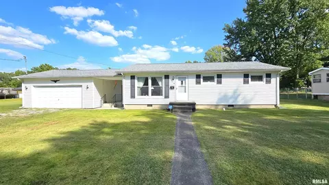 520 N 27th St, Herrin, IL 62948