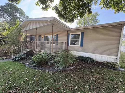 308 E Prairie St, Centralia, IL 62801