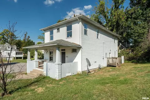 609 S Poplar St, Carbondale, IL 62901