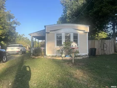 15940 Old Centralia Ln, Mount Vernon, IL 62864
