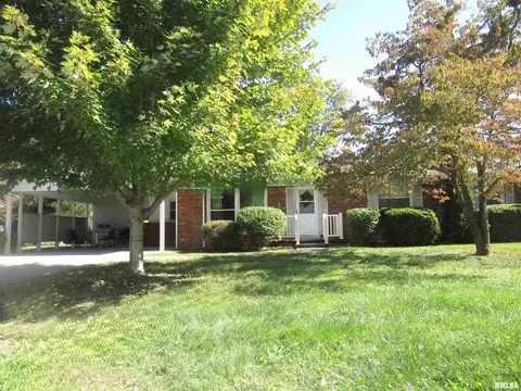 304 April Ave, Carmi, IL 62821 photo 1