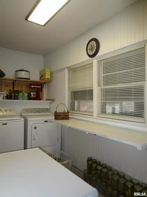 Other - 302 2nd St, Carmi, IL 62821 photo 5 of 6
