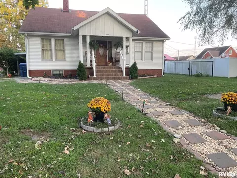 Other - 302 2nd St, Carmi, IL 62821 photo 2 of 6