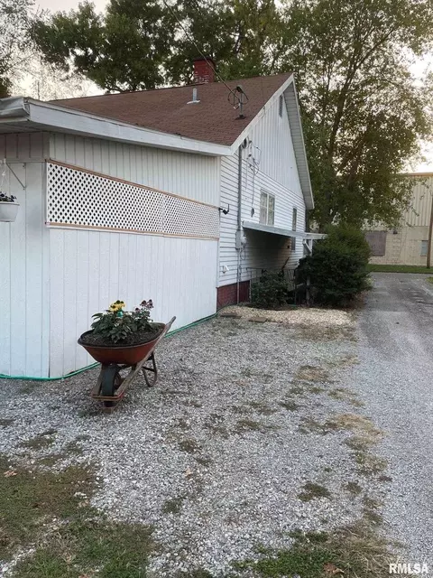Other - 302 2nd St, Carmi, IL 62821 photo 6 of 6