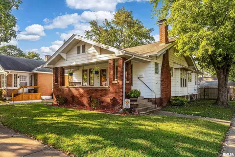 2004 W Elm St, Murphysboro, IL 62966