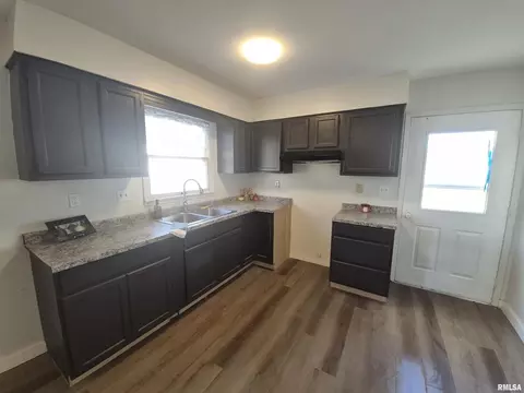 Kitchen - 802 Dillard St, Eldorado, IL 62930 photo 1 of 2