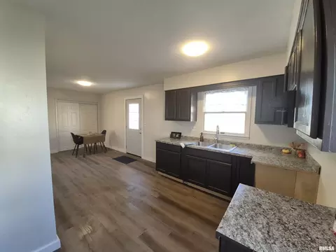 Other - 802 Dillard St, Eldorado, IL 62930 photo 2 of 10