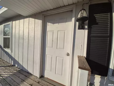Exterior - 802 Dillard St, Eldorado, IL 62930 photo 3 of 7
