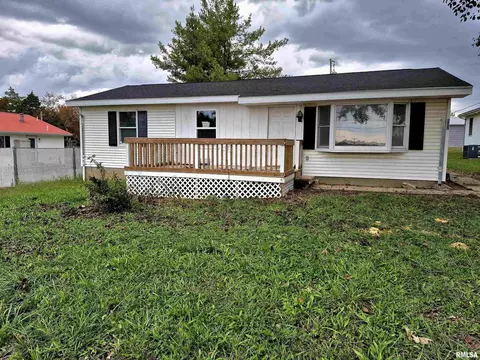 802 Dillard St, Eldorado, IL 62930