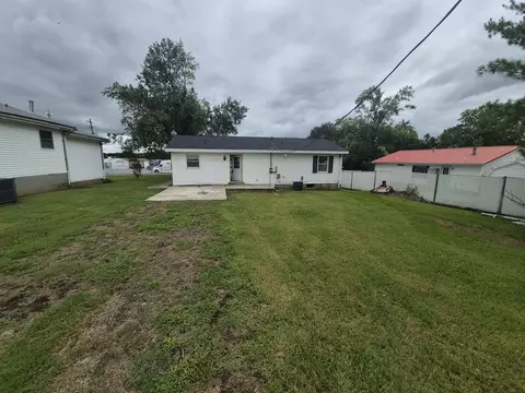 Exterior - 802 Dillard St, Eldorado, IL 62930 photo 5 of 5