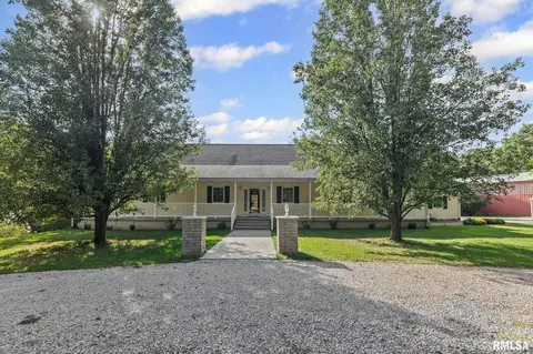 5481 Edgewood Rd, Salem, IL 62881