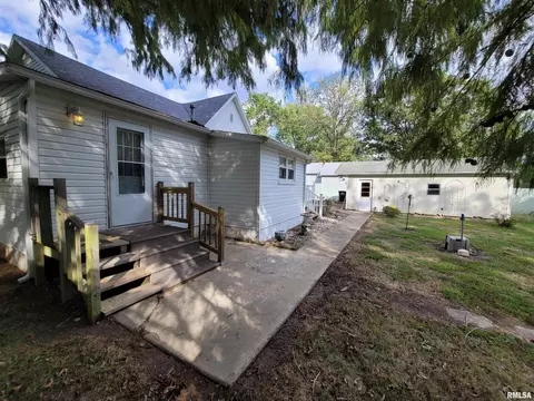 405 Saint Clair St, Odin, IL 62870 photo 37