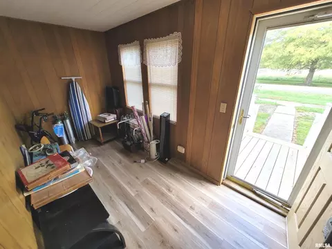 405 Saint Clair St, Odin, IL 62870 photo 13