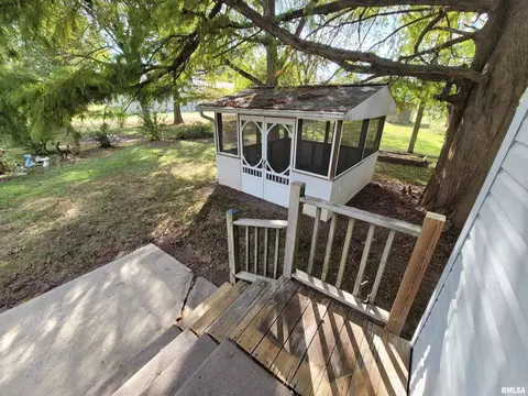 405 Saint Clair St, Odin, IL 62870 photo 35