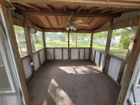 405 Saint Clair St, Odin, IL 62870 photo 36