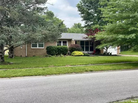 1406 W Taylor Dr, Carbondale, IL 62901