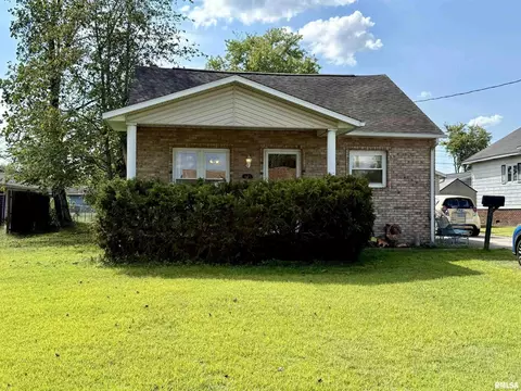 1105 E Carter St, Marion, IL 62959