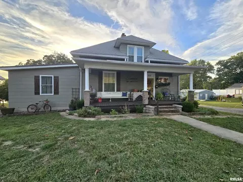 210 N Virginia St, Mcleansboro, IL 62859